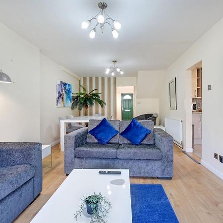Staiforce 2 Bedroom House With Parking Мейденхед Экстерьер фото