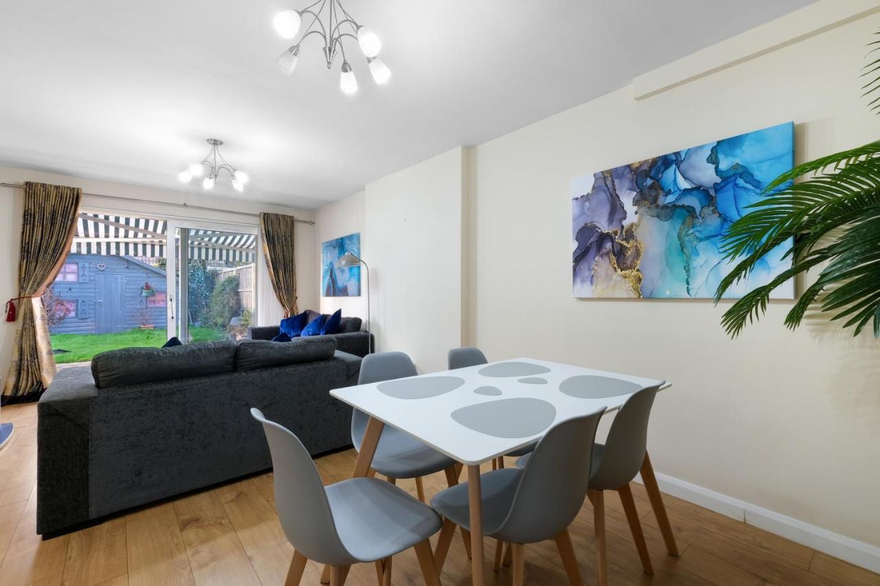Staiforce 2 Bedroom House With Parking Мейденхед Экстерьер фото