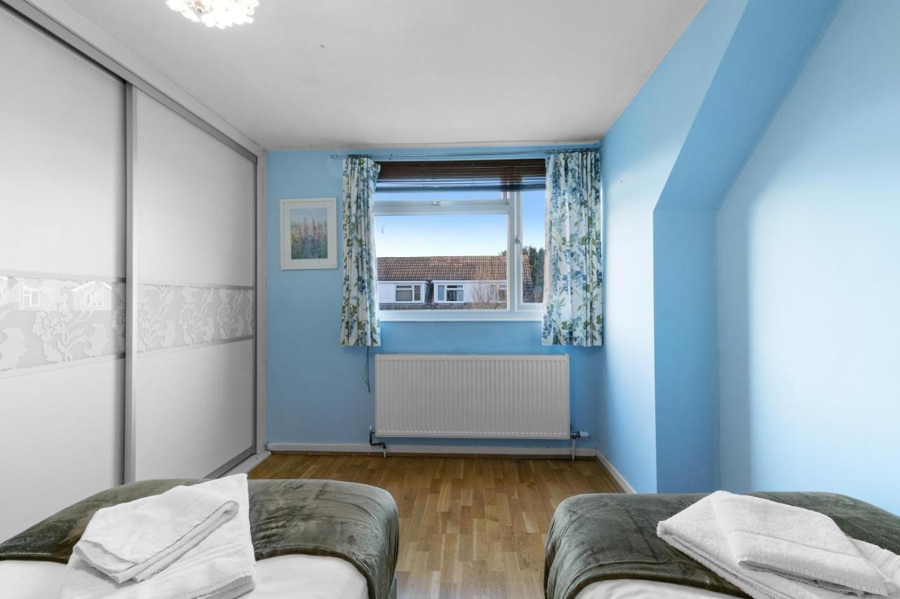 Staiforce 2 Bedroom House With Parking Мейденхед Экстерьер фото