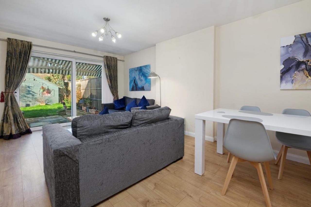 Staiforce 2 Bedroom House With Parking Мейденхед Экстерьер фото